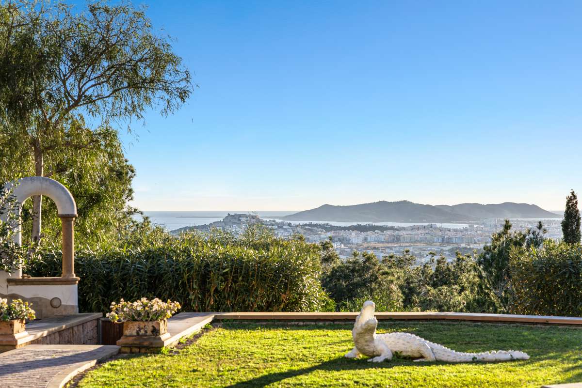 8 slaapkamer villa in Can Furnet