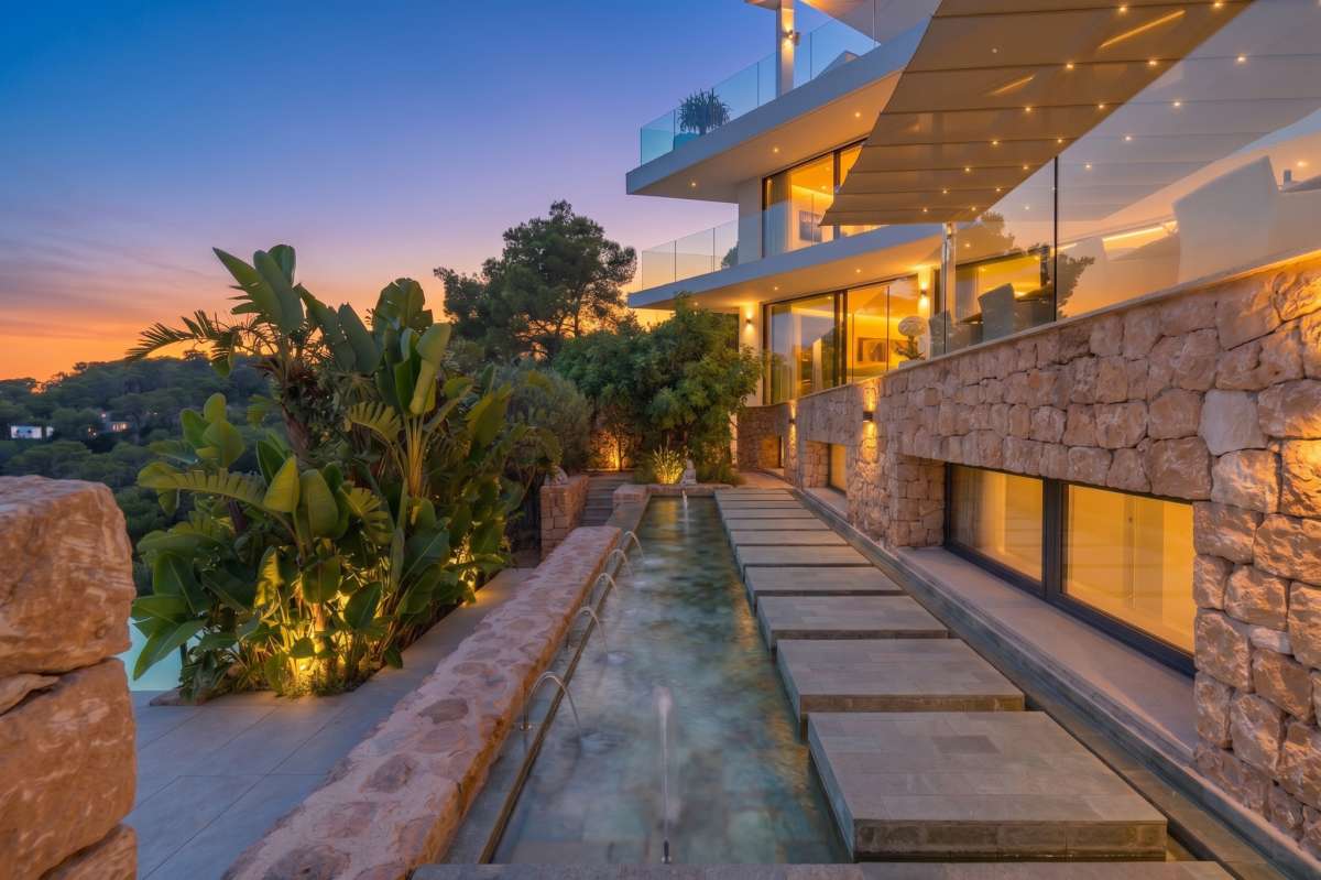 9 slaapkamer villa in Roca Llisa