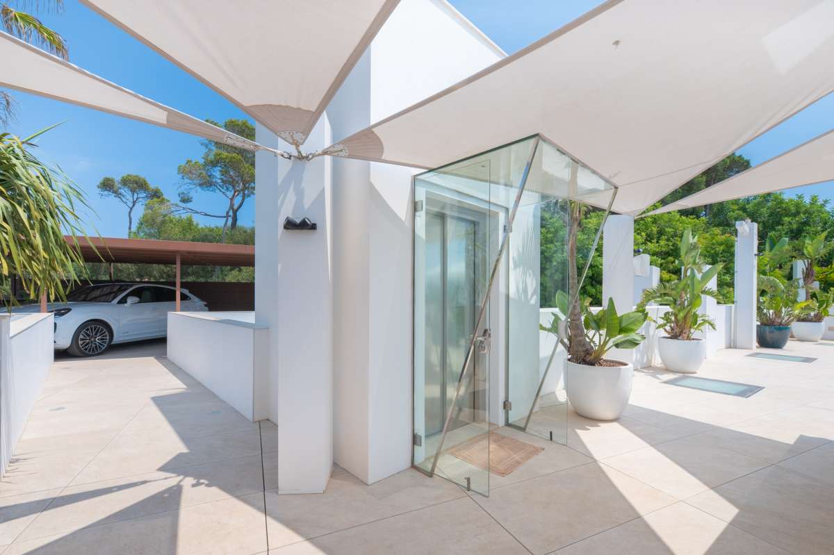 9 slaapkamer villa in Roca Llisa