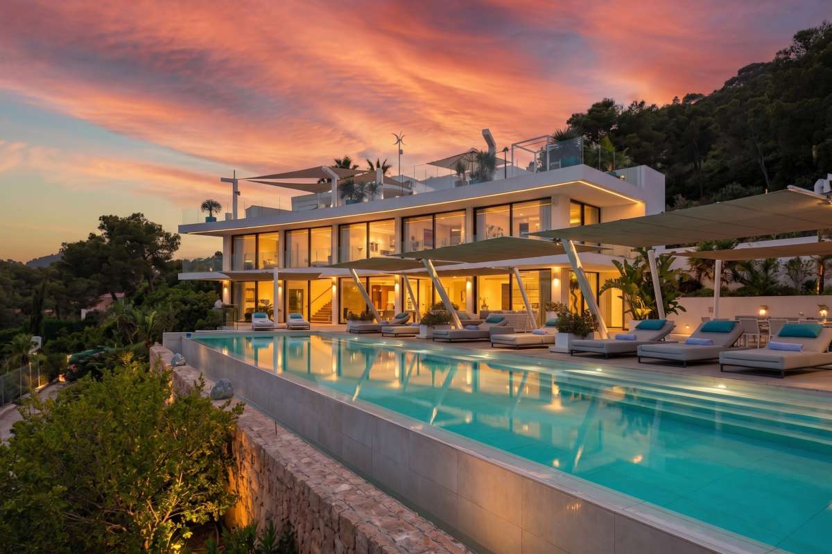 9 slaapkamer villa in Roca Llisa